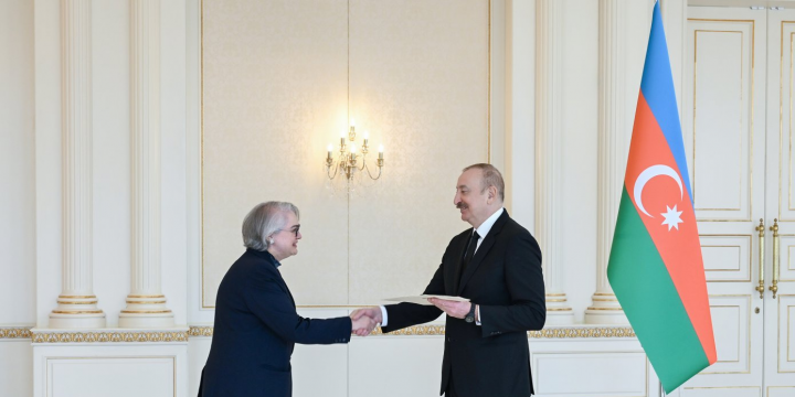 Prezident İlham Əliyev Avstraliyanın Azərbaycanda yeni təyin olunmuş səfirinin etimadnaməsini qəbul edib