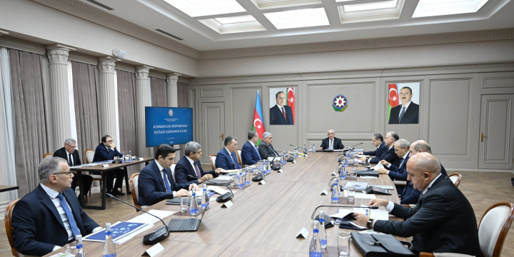 İqtisadi Şuranın iclası keçirilib