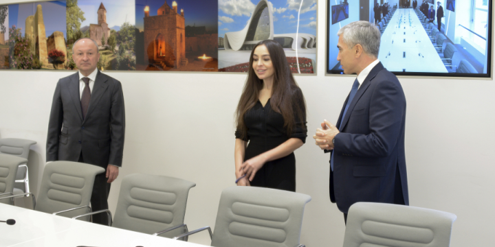 Heydər Əliyev Fondunun vitse-prezidenti Leyla Əliyeva BMT-nin Cenevrə ofisində “Azərbaycan otağı” ilə tanış olub