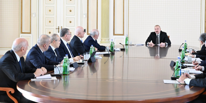 Bakı şəhəri və Abşeron yarımadasında su təchizatı, tullantı və yağış suları sistemlərinin təkmilləşdirilməsinə dair Dövlət Proqramına həsr olunan müşavirə keçirilib