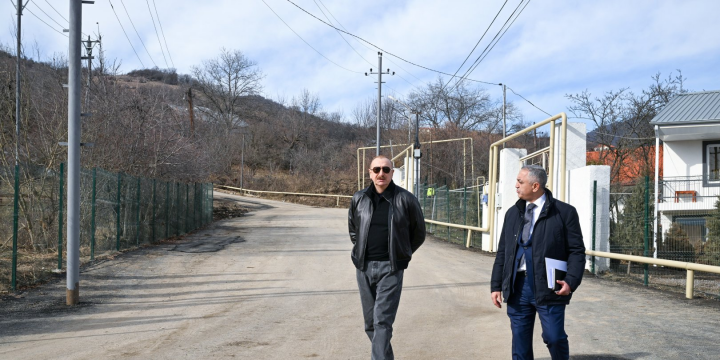 Prezident İlham Əliyev Ağdərə rayonunun Çapar kəndində görülmüş işlərlə tanış olub