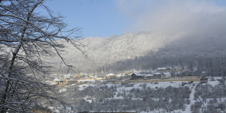 Azərbaycanda sabah sulu qar və qar yağacaq, güclü külək əsəcək, bəzi yerlərdə duman müşahidə ediləcək