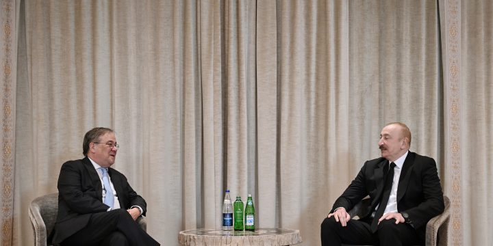 Prezident İlham Əliyev Münxendə Bundestaqın xarici siyasət komitəsinin sədri ilə görüşüb