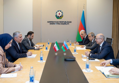 Azerbaijan, Iran explore implementation of ongoing projects