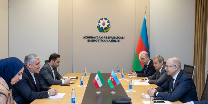 Azerbaijan, Iran explore implementation of ongoing projects