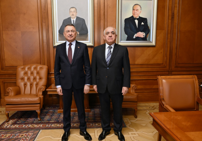 Baş nazir Əli Əsədov Fuat Oktayla görüşüb