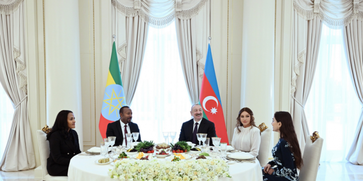 Prezident İlham Əliyev və Birinci xanım Mehriban Əliyevanın adından Efiopiyanın Baş naziri və Birinci xanımının şərəfinə rəsmi nahar verilib