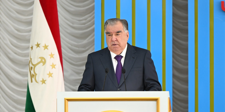 Emoməli Rəhmon Prezident İlham Əliyevi təbrik edib