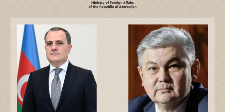 Ceyhun Bayramov qazaxıstanlı həmkarı ilə son hərbi eskalasiyadan sonrakı vəziyyəti müzakirə edib