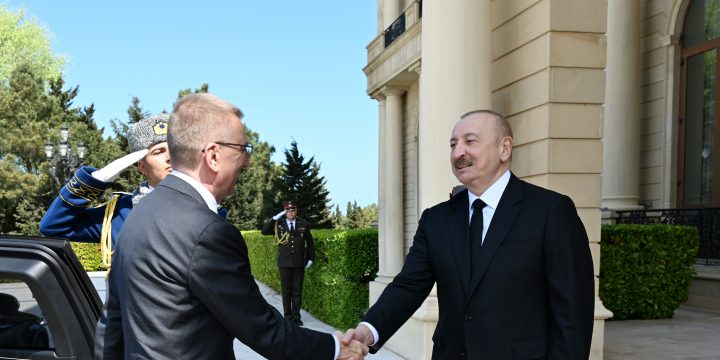 Latviya Prezidentinin rəsmi qarşılanma mərasimi olub