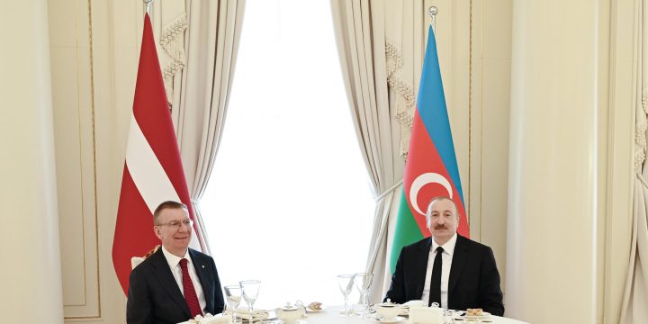 Prezident İlham Əliyevin adından Latviya Prezidenti Edqars Rinkeviçsin şərəfinə rəsmi lanç verilib