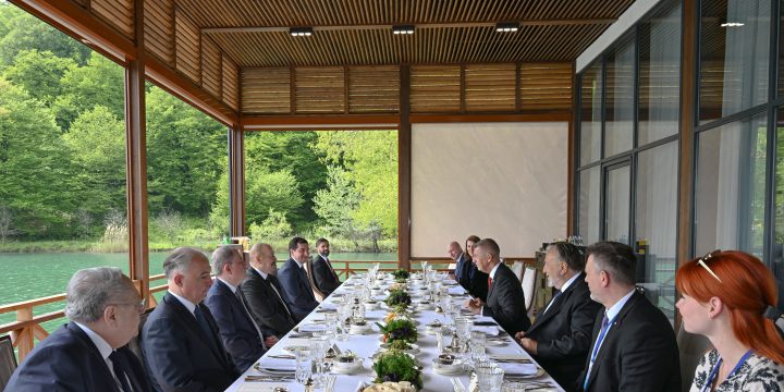 Qəbələdə Prezident İlham Əliyevin adından Çexiyanın Baş nazirinin şərəfinə rəsmi lanç verilib