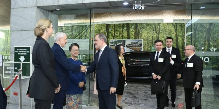 Ceyhun Bayramov Banqkoka səfər edib