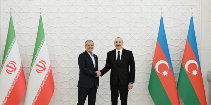 Prezident İlham Əliyev Pezeşkianı təbrik edib