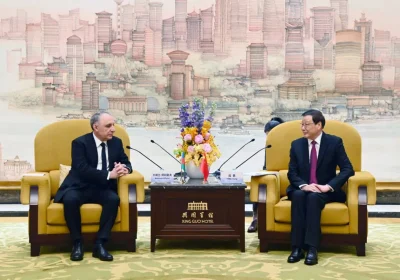 Kamran Əliyev Çinə rəsmi səfərə gedib