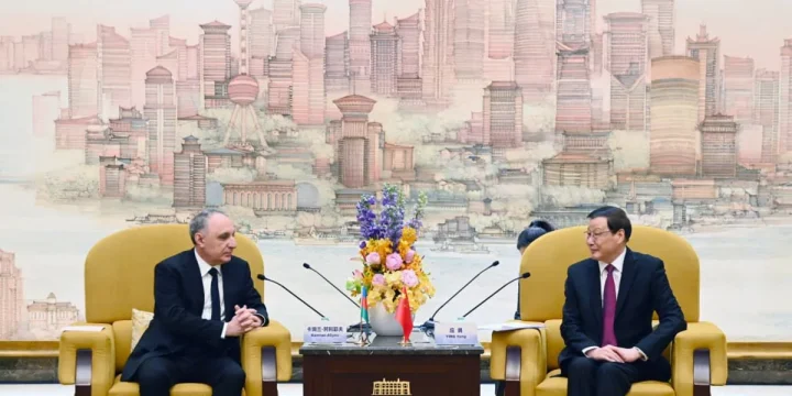 Kamran Əliyev Çinə rəsmi səfərə gedib