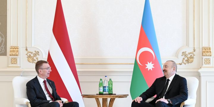Prezident İlham Əliyev və Latviya Prezidenti Edqars Rinkeviçs mətbuata bəyanatlarla çıxış ediblər