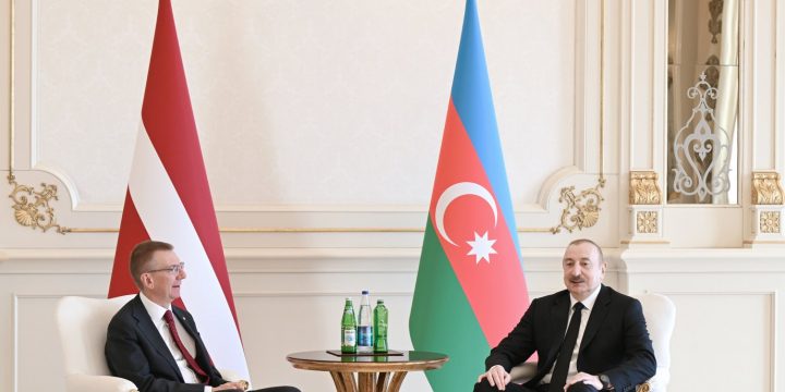 Prezident İlham Əliyevin Latviya Prezidenti ilə təkbətək görüşü olub