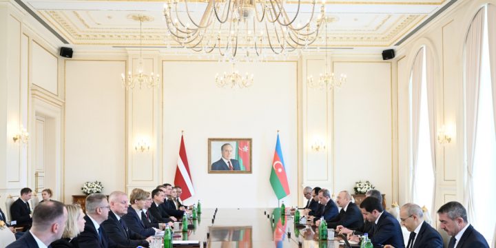 Prezident İlham Əliyevin Latviya Prezidenti Edqars Rinkeviçs ilə geniş tərkibdə görüşü keçirilib – YENİLƏNİB