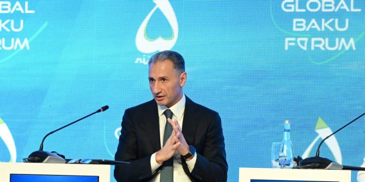 Nazir: “Daha çox yol tikmək tıxac problemini avtomatik həll etmir”