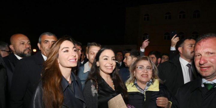 Leyla Əliyeva və Arzu Əliyeva Beynəlxalq Xalça Festivalını ziyarət ediblər